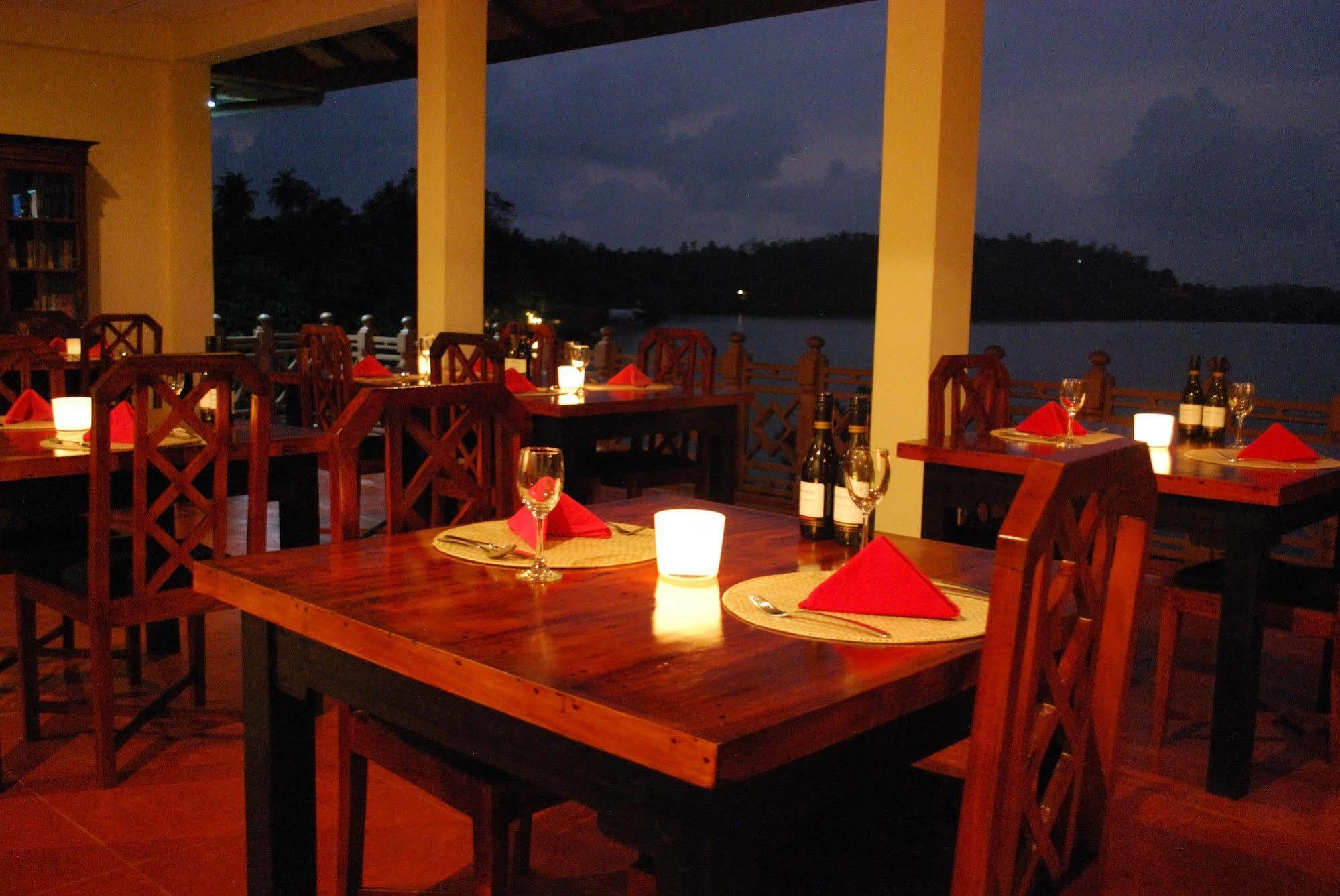 Kalla Bongo Lake Resort Hikkaduwa Esterno foto