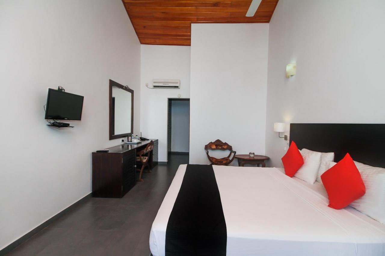 Kalla Bongo Lake Resort Hikkaduwa Esterno foto
